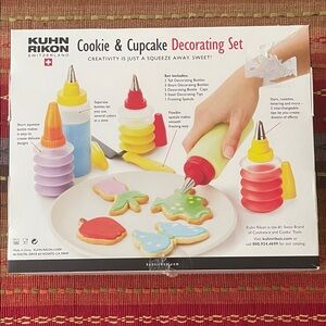 Kuhn Rikon Cookie & Cupcake Decorating Set